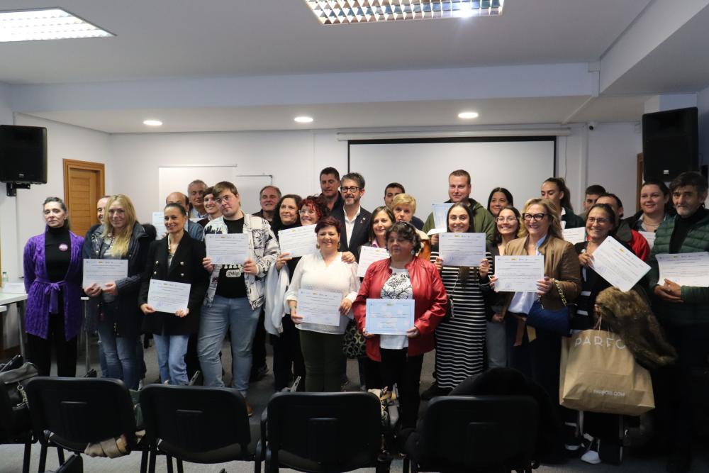 Imagen Clausura do obradoiro Tahume IX no que se formaron a 20 persoas